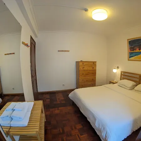 Homestay La Em Cima Sesimbra